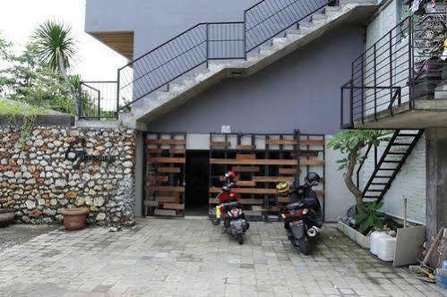 Reddoorz @ Pecatu Ungasan Hotel Exterior photo